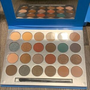 5/$25 NEW Eyeshadow pallet